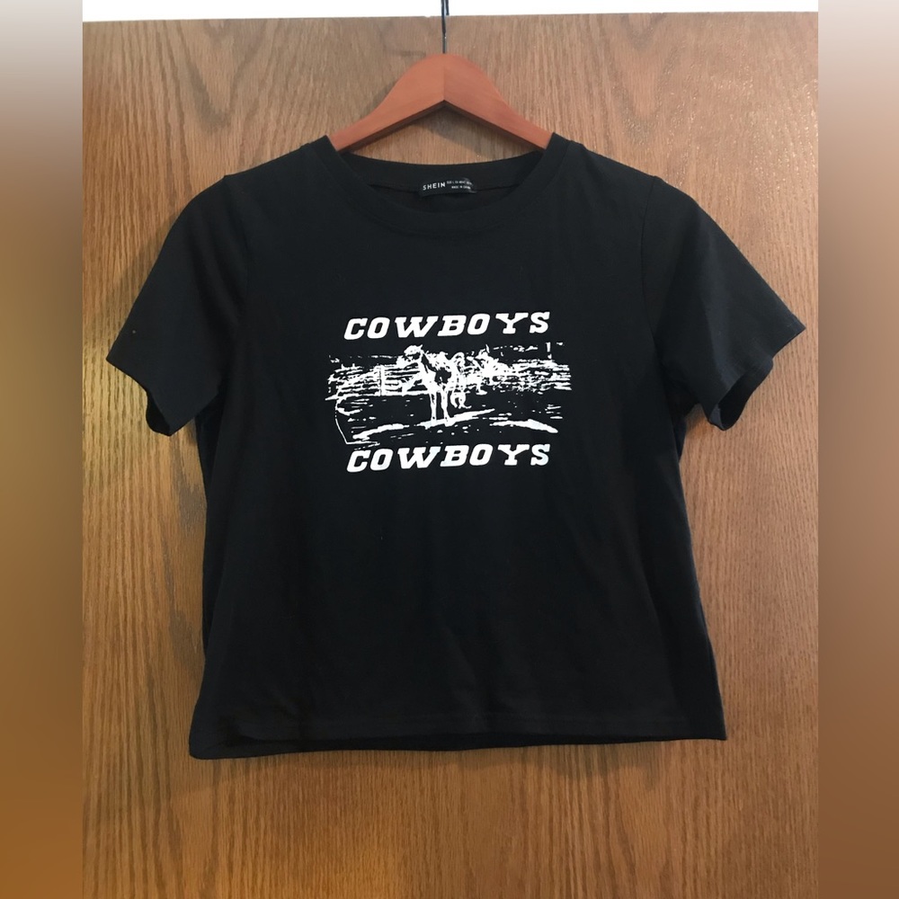 ‘Shein’ brand Dallas Cowboys black short sleeve crop top size L (U.S. 8/10)